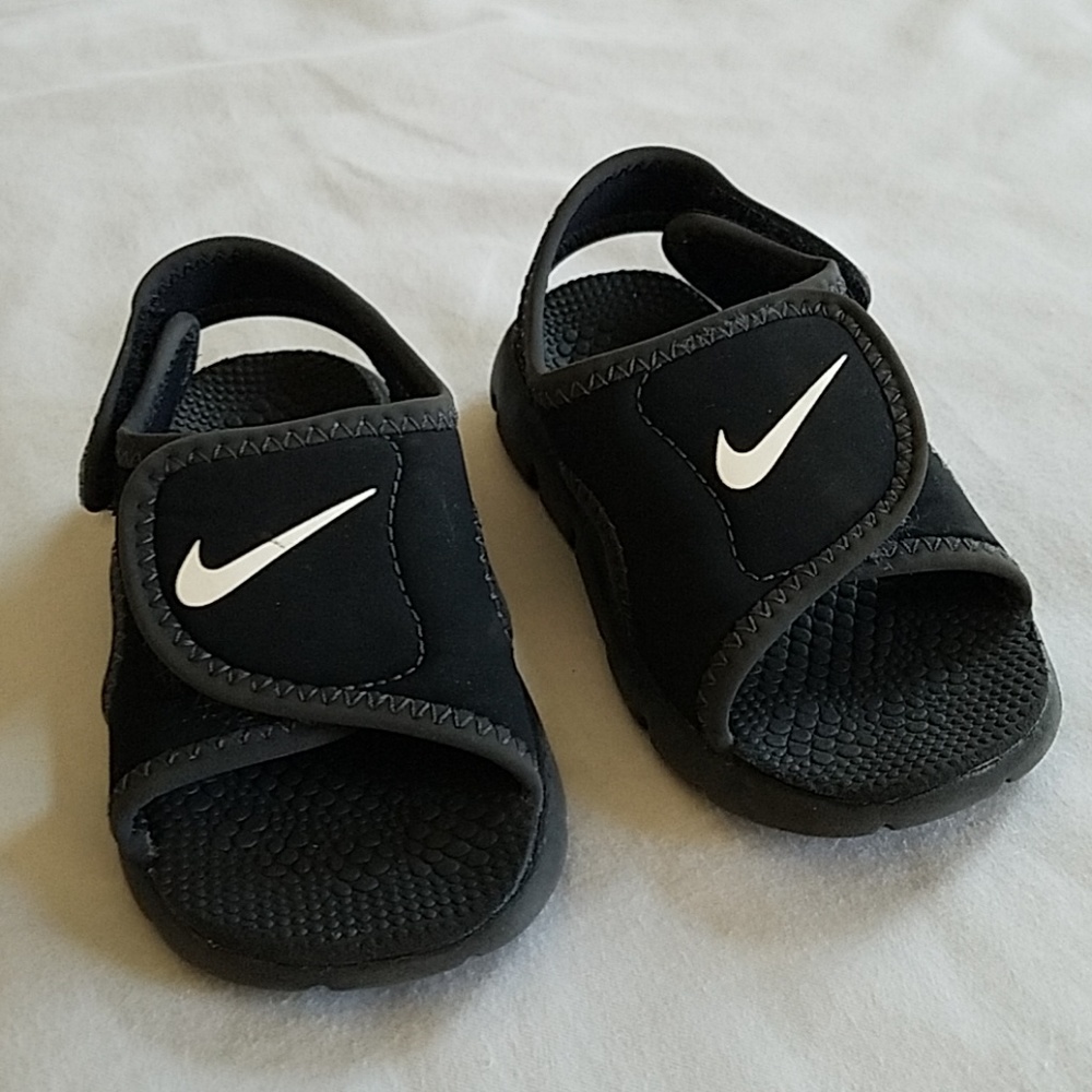 Nike boys sandals